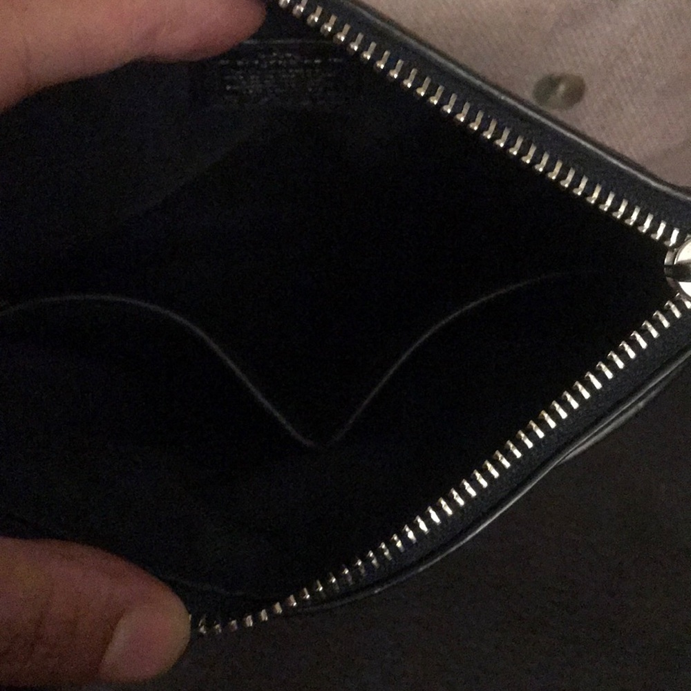 Coach cross Body - Picture 6 of 8
